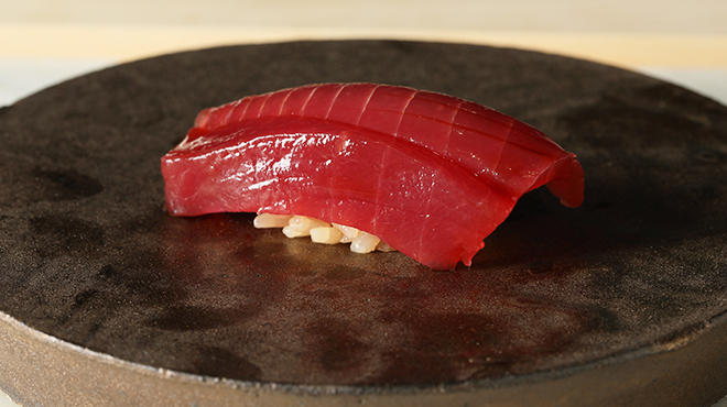 月なぎの鮪の握りとシャリ